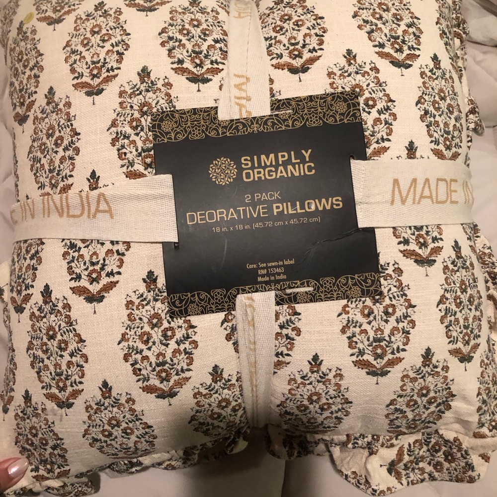 New Floral Decorative Pillow Set